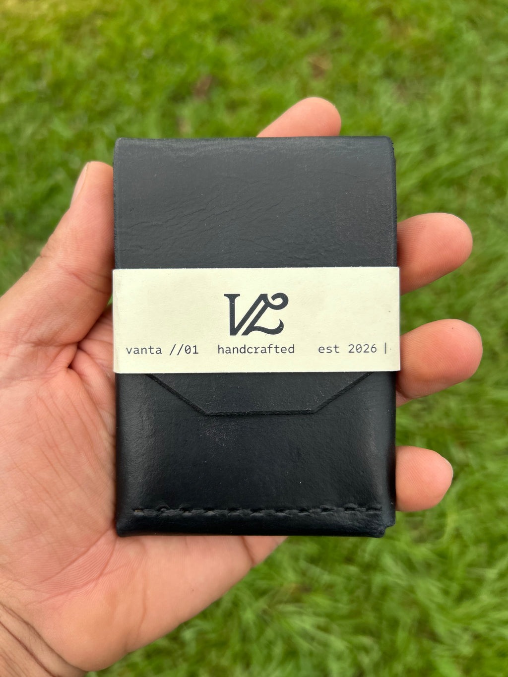 vanta //01 black